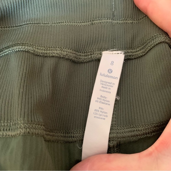 Lululemon dance pants (early version 2018, green, size 8) - Picture 3 of 7